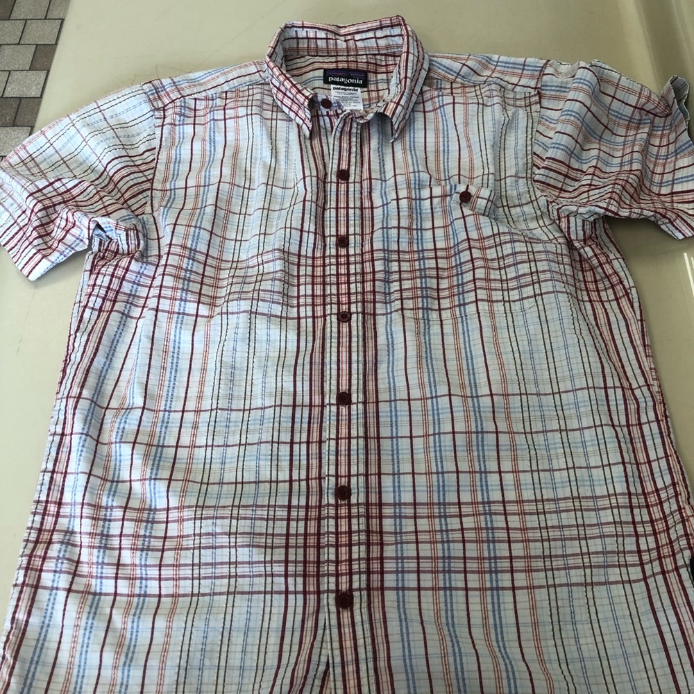 PATAGONIA men’s short sleeve button down shirt